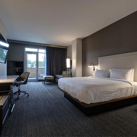 Courtyard By Marriott Iowa City University Heights Exterior foto