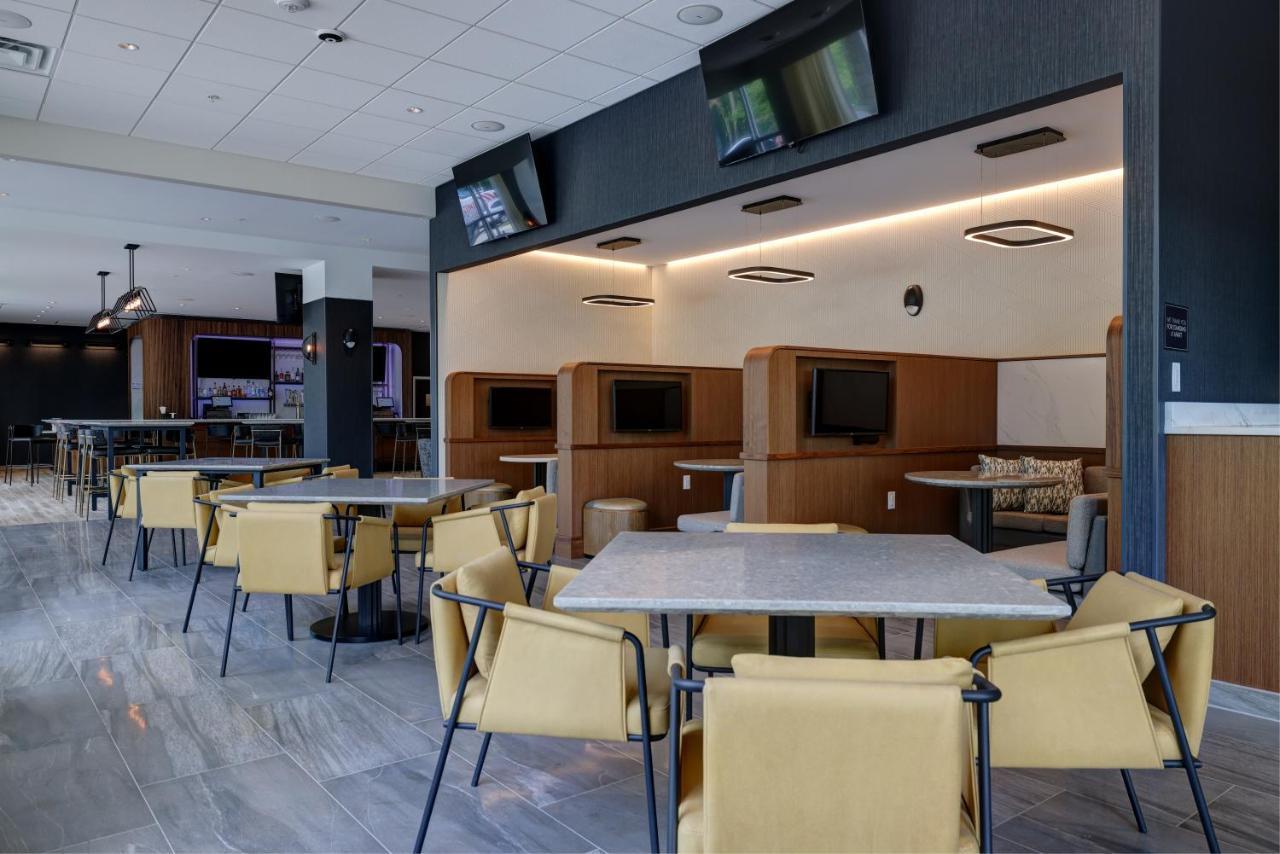 Courtyard By Marriott Iowa City University Heights Exterior foto