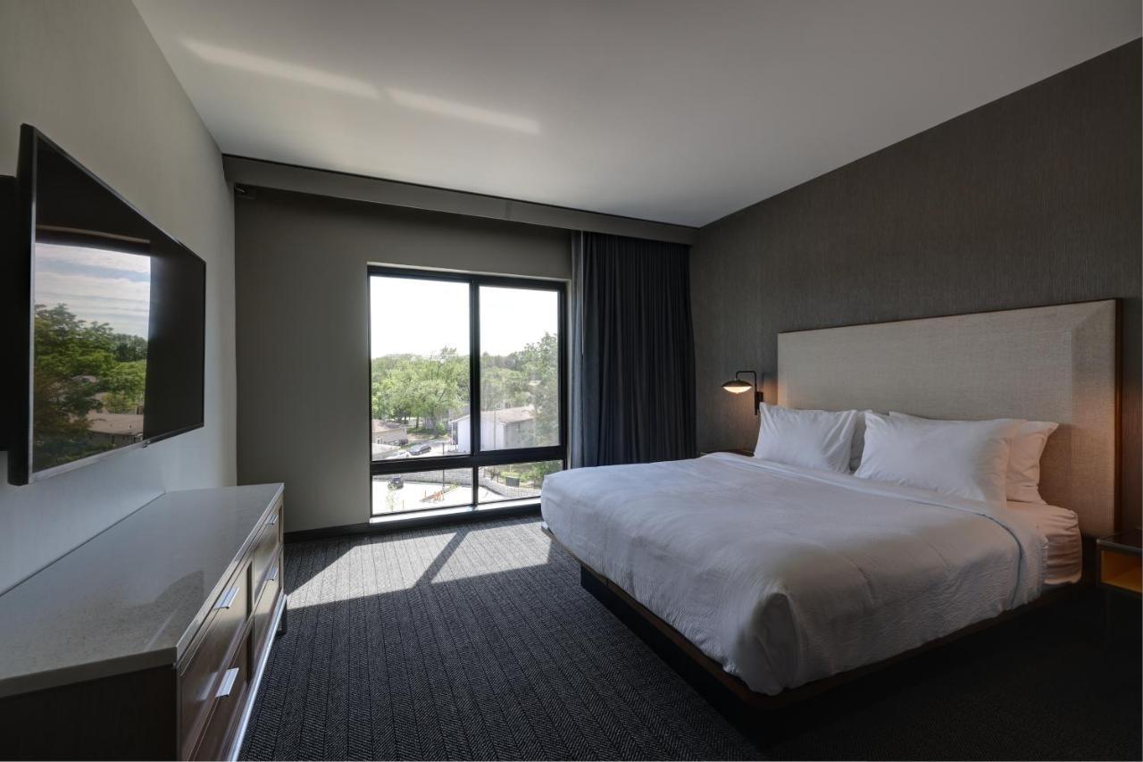 Courtyard By Marriott Iowa City University Heights Exterior foto