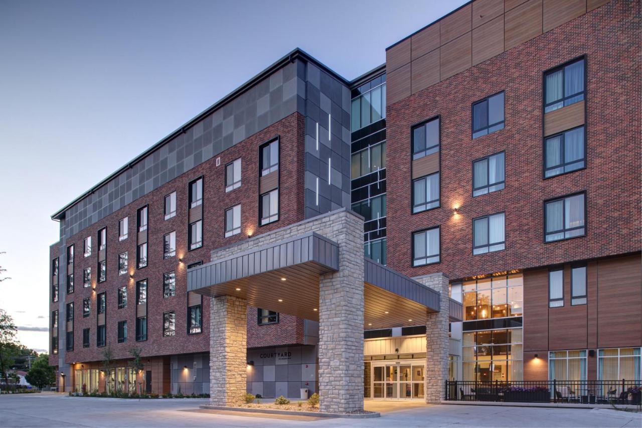 Courtyard By Marriott Iowa City University Heights Exterior foto