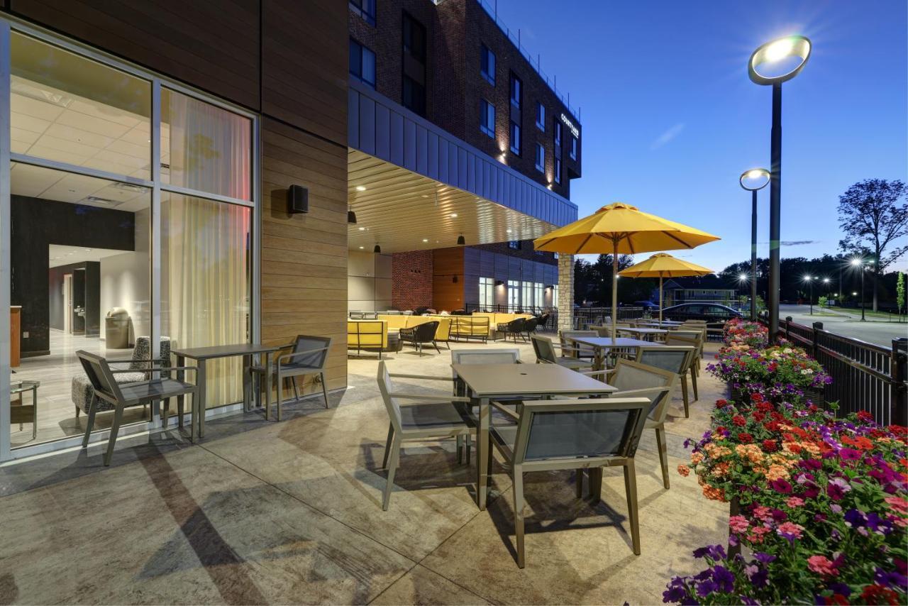 Courtyard By Marriott Iowa City University Heights Exterior foto