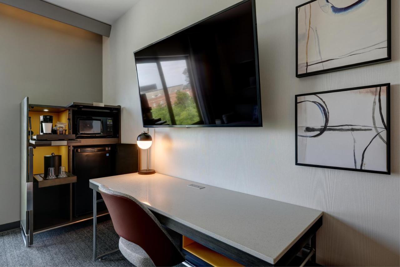 Courtyard By Marriott Iowa City University Heights Exterior foto