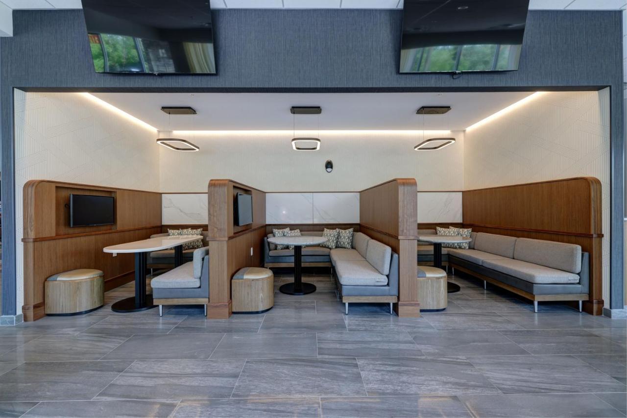 Courtyard By Marriott Iowa City University Heights Exterior foto