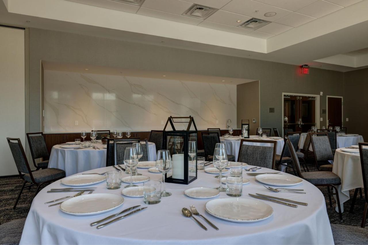 Courtyard By Marriott Iowa City University Heights Exterior foto