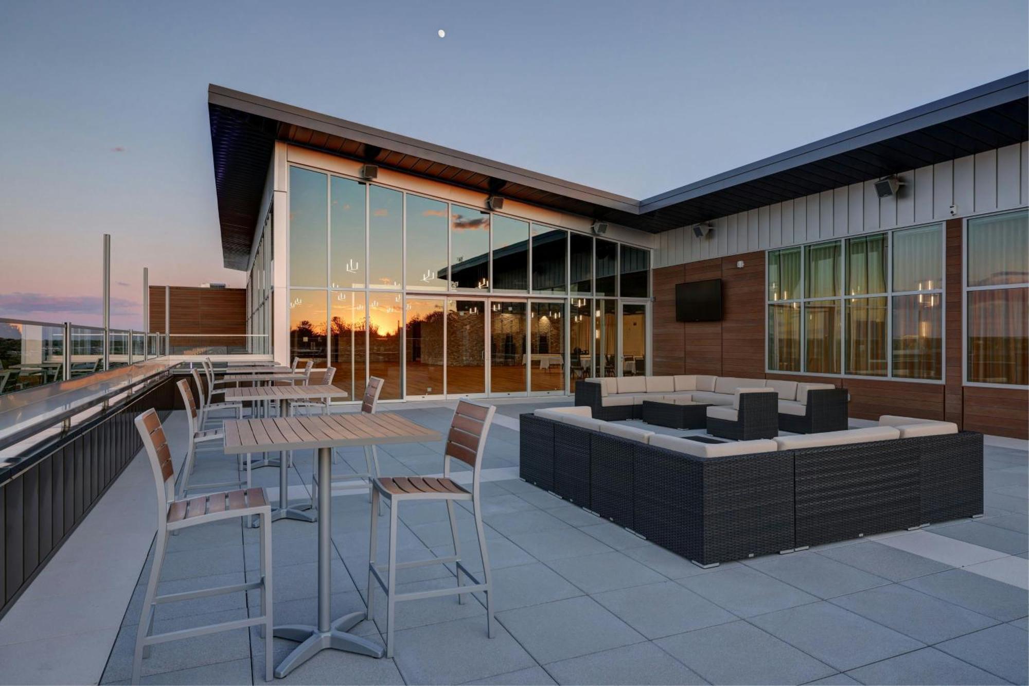 Courtyard By Marriott Iowa City University Heights Exterior foto